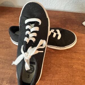 Wonder Nation Black and White Canvas Sneakers with Rubber Soles   (GT)
